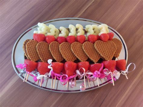 Eenvoudige en populaire traktaties zoals eierkoeken, koekjes en wafels