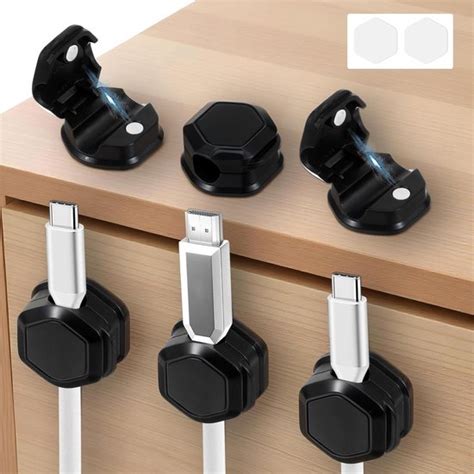 Gedetailleerde weergave van kabelmanagement met kabelclips