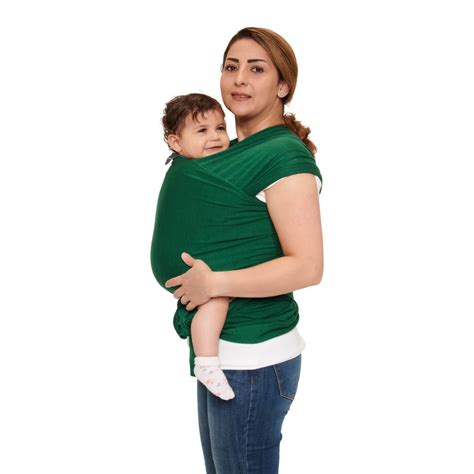 Foto van een baby die comfortabel gedragen wordt in een smalle Yaro newborn draagdoek