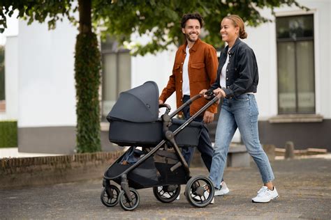 Screenshot van een online winkelpagina voor Maxi-Cosi kinderwagens