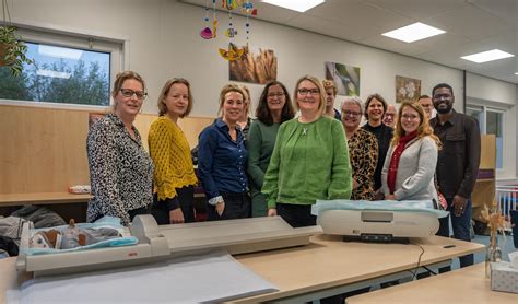 Team van zorgprofessionals op een consultatiebureau