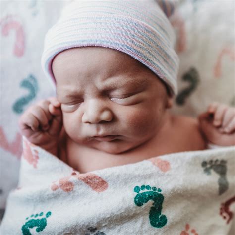 Illustratie van een baby met darmkrampjes