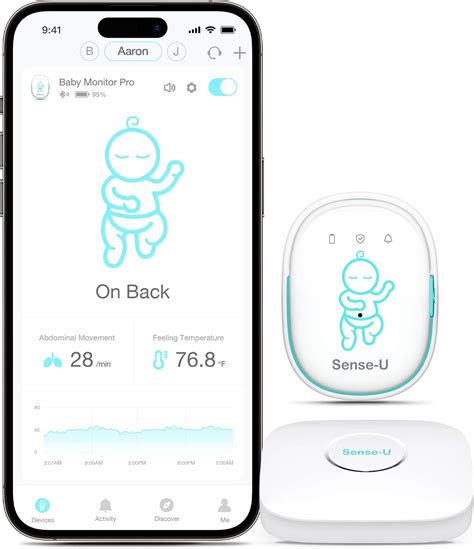 Sense-U Pro baby monitor bevestigd aan een luier