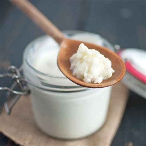 Afbeelding van kefir, met nadruk op de gefermenteerde aard en probiotische eigenschappen.