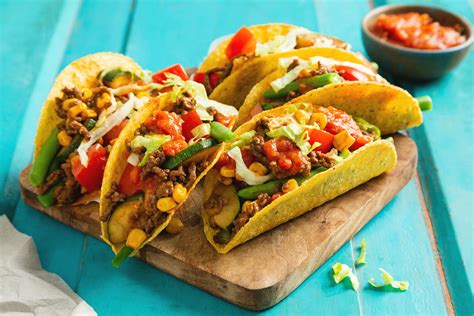 Illustratie van diverse culinaire thema's zoals Italiaans, Mexicaans en Aziatisch