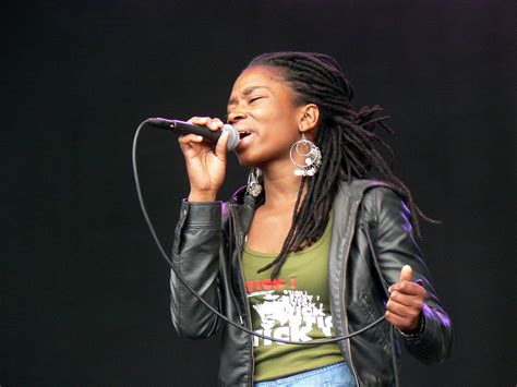 Sabrina Starke met haar band