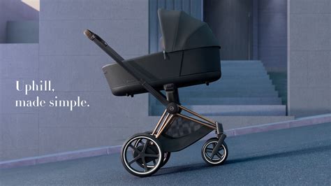 Illustratie die de tweewielstand van de Cybex Priam kinderwagen demonstreert.