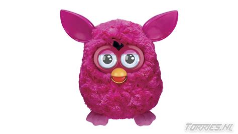 een Furby met zijn kenmerkende grote ogen
