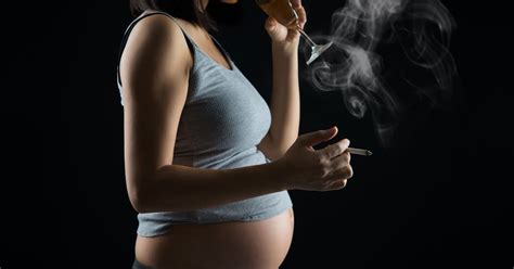 illustratie van een baby die passief rookt