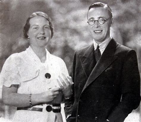 trouwfoto van prinses Juliana en prins Bernhard