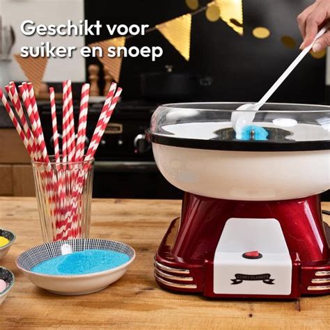 Een kleurrijke suikerspin, perfect voor een feestelijk snoepbuffet.