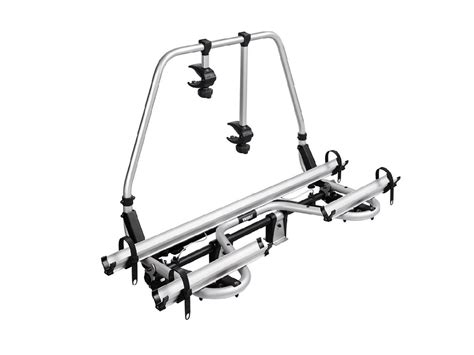 Afbeelding van een compacte buggy die op een fietsendrager is bevestigd