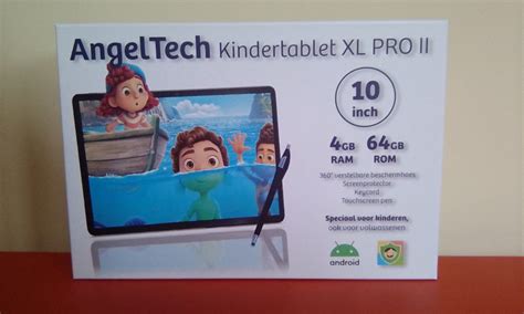Illustratie van het AngelTech Kinderpakket XL, met de tablet en koptelefoon prominent in beeld