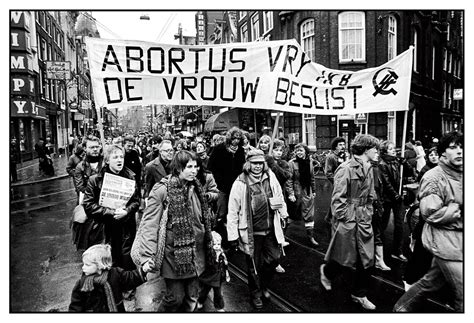 Historische afbeelding van een protest tegen abortus