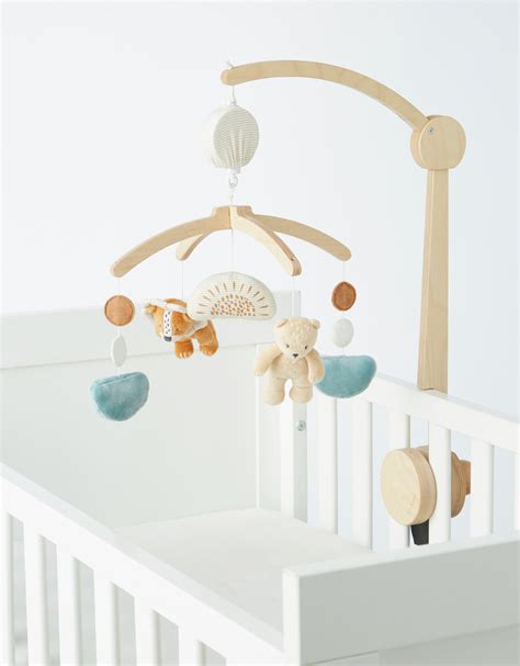 Voorbeeld van een Jollein muziekmobiel met maan- en sterhangers