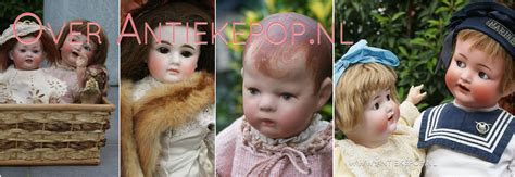 Vergelijking van een replica pop (links) met een antieke pop (rechts).