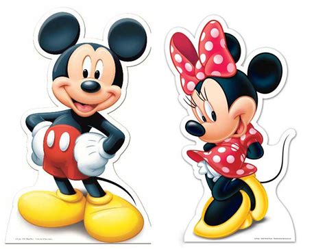 Illustratie van diverse Disney-personages zoals Mickey Mouse, Minnie Mouse, Prinsessen, Cars en Dumbo