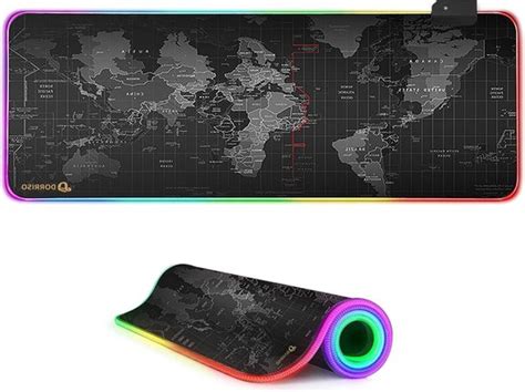 Grote muismat met RGB LED-verlichting en geïntegreerde draadloze oplaadfunctie voor smartphones