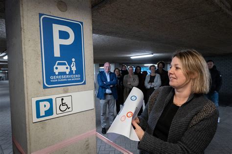 Voorbeeld van een zelfgemaakt parkeerbord voor zwangeren
