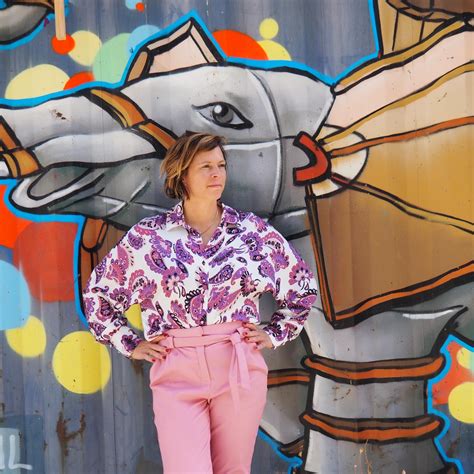 Infographic met stappen om deel te nemen aan een Maxi-Cosi winactie, inclusief nieuwsbrief inschrijving en social media acties.