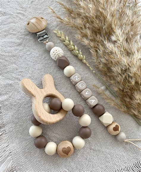 Voorbeeld van een gepersonaliseerd speenkoord met naam