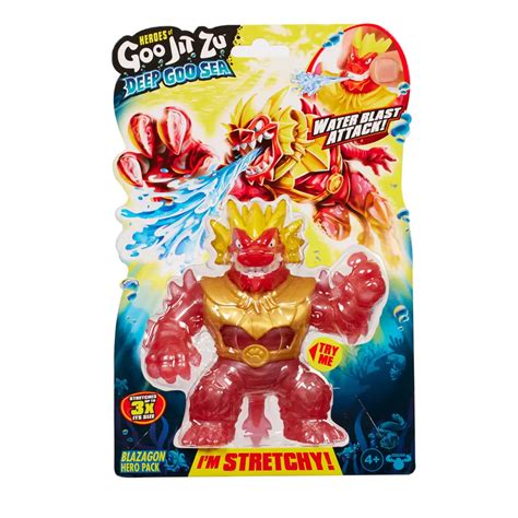 Een kind dat op speelse wijze een Goo Jit Zu figuur uitrekt.