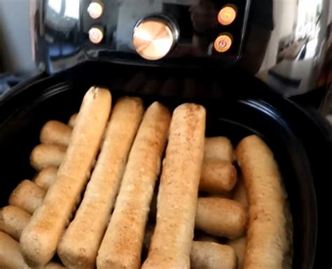 Infographic met veelvoorkomende fouten op geboortekaartjes en hoe deze te vermijden