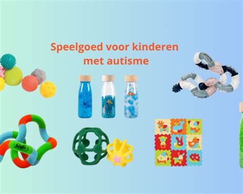 Een gezellige, kindvriendelijke caféruimte met comfortabele zitplaatsen en speelgoed voor kinderen.