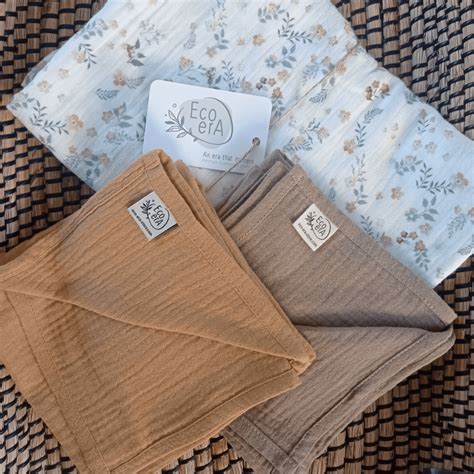 Collage van verschillende Briljant Baby hydrofiele producten in diverse prints