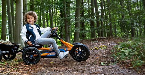 Berg Buddy Pro skelters op een schoolplein