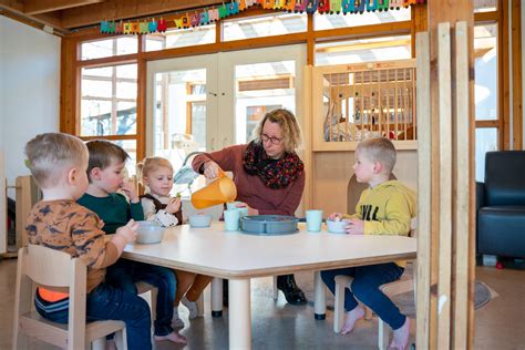 Een overzichtskaart van Hazerswoude-Dorp met de locaties van Junis Kinderopvang (Stijntje Stoer, Polderpost, Superstijn).