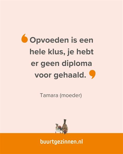 Illustratie van een gezin dat hulp krijgt van een steungezin