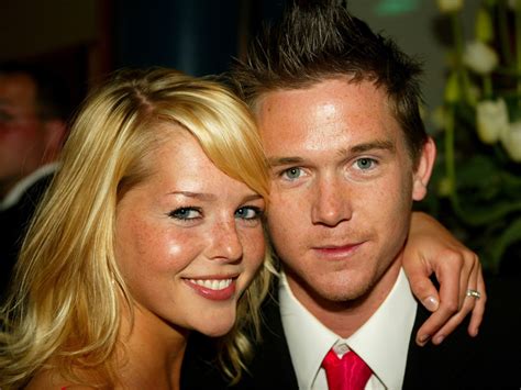 Overzichtsfoto van de blikken autobusbaan Abtotpacca, met de voertuigen op de baan en het centrale busstation.